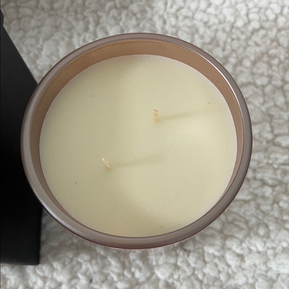 D.L. & Co Buttered Rum Scented Rare Botanical Candle. 16 oz - 2 wick - Picture 4 of 6